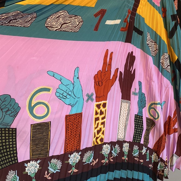 Valentino Fall 2017 collection runway - Picture 2 of 8